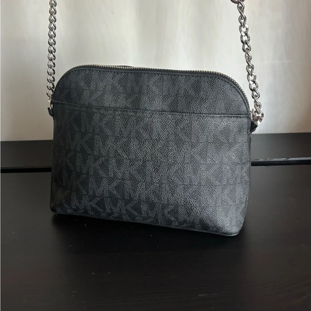 Michael Kors Jet Set Black Crossbody Bag • Chain Strap • Like New